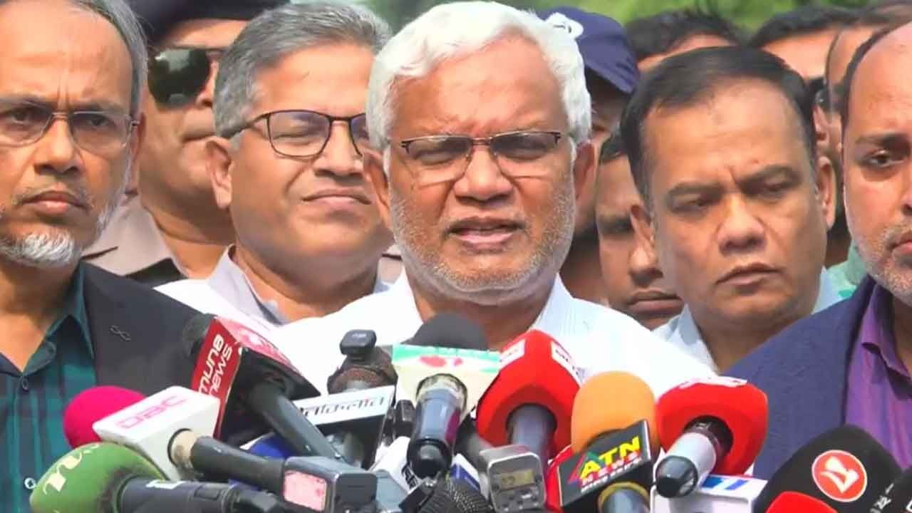 আজ মধ্যরাতের পর খালেদা জিয়াকে লন্ডন নেয়া হবে: ডা. জাহিদ